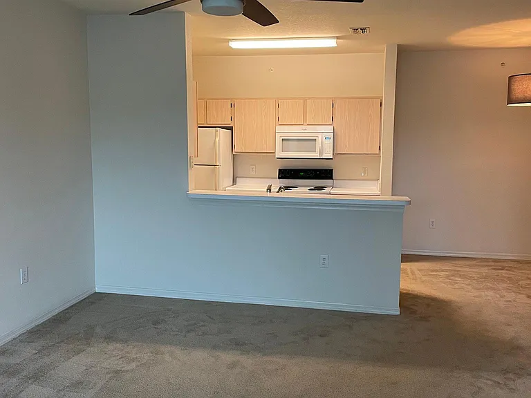5455 Vineland Rd #3304 — Photo 23
