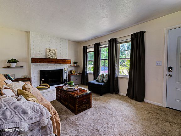 4th image of 5609 Clearridge Pl