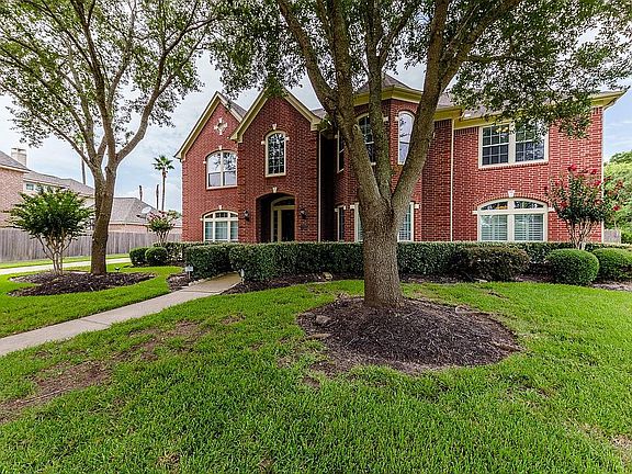 3rd image of 9623 Silver Birch Ct