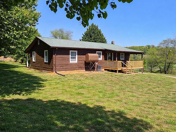 3rd image of 930 Fish Lake Rd