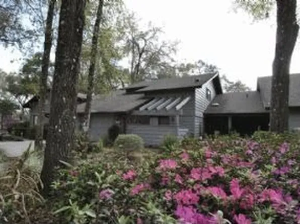 902 Village Green Rd, Deland, FL 32720
