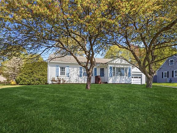 4th image of 15 Valley View Dr