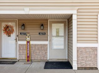 3275 Valley Ridge Dr, Eagan, MN 55121