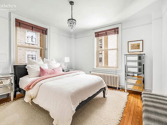 4th image of 390 Riverside Dr APT 6D