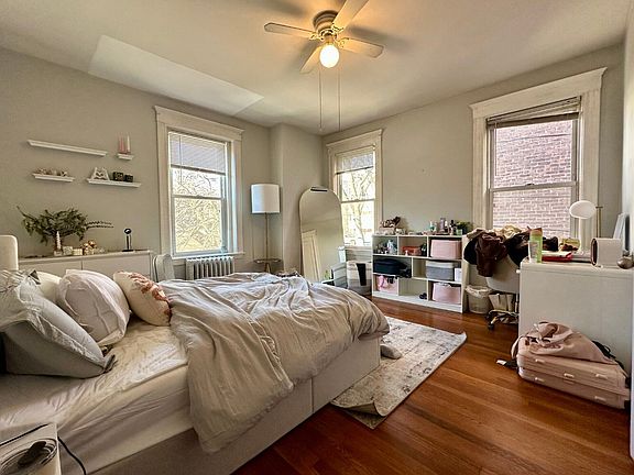3rd image of 184 Saint Paul St #3