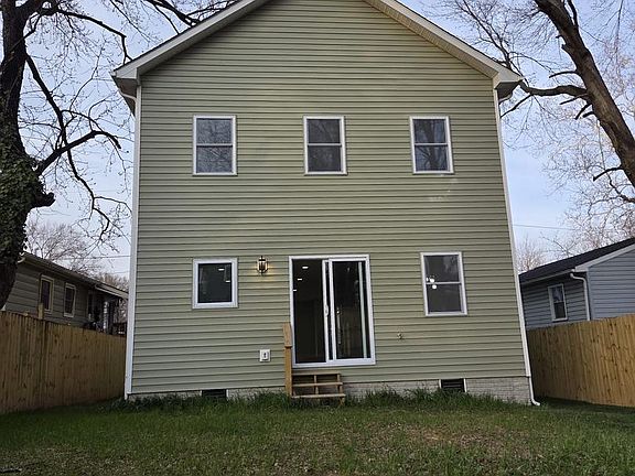 2nd image of 4823 Lexington Ave