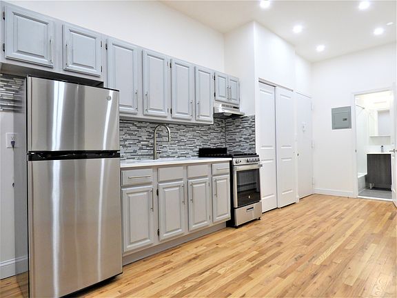 5th image of 226 E 85th St APT 2A