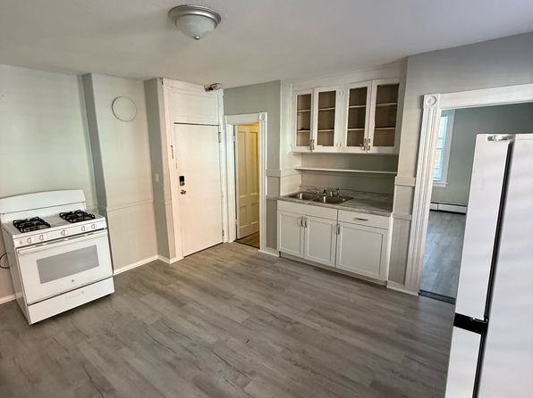 266 High St APT 3N