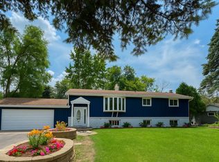 345 Souwanas Trl, Algonquin, IL 60102