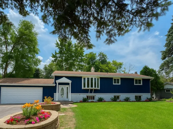 345 Souwanas Trl, Algonquin, IL 60102
