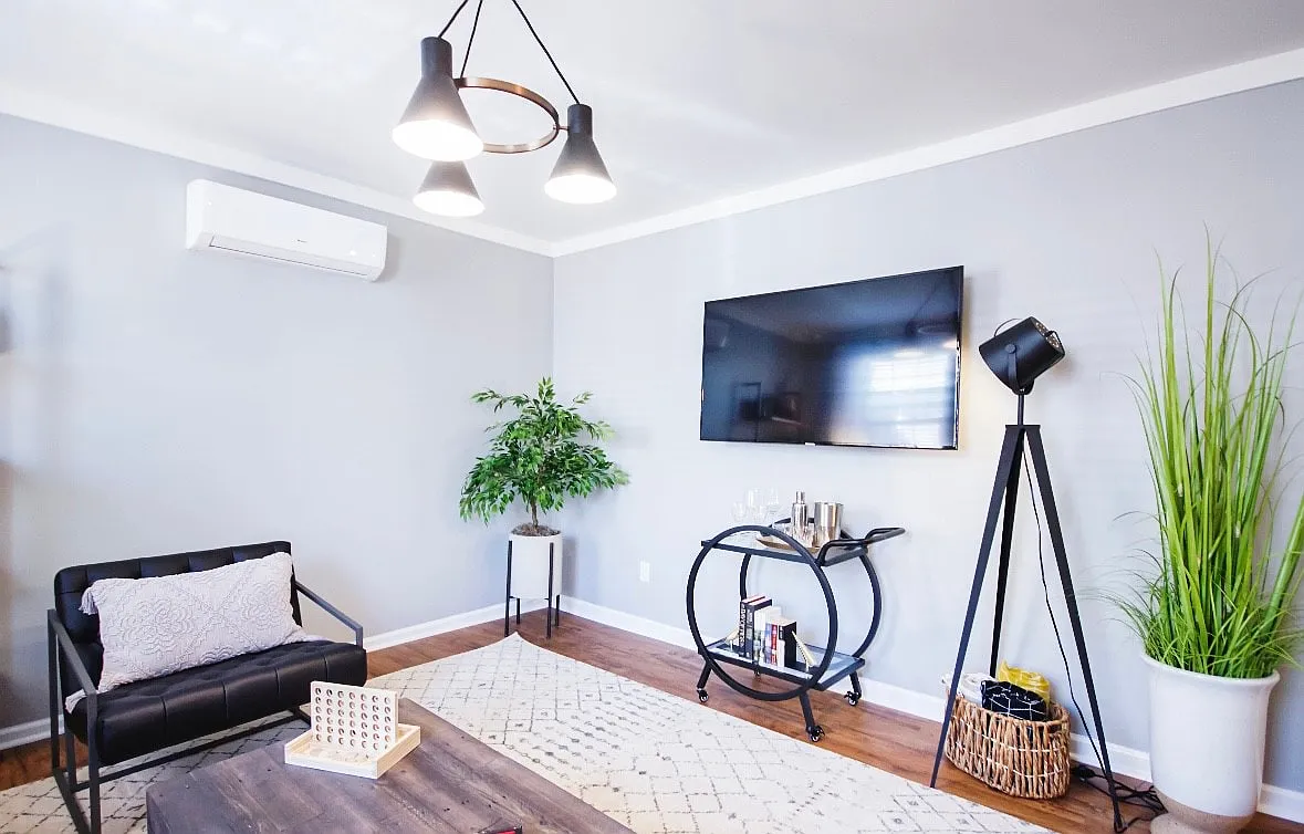 3 bed, 1100 sqft, $6,000 — Photo 4