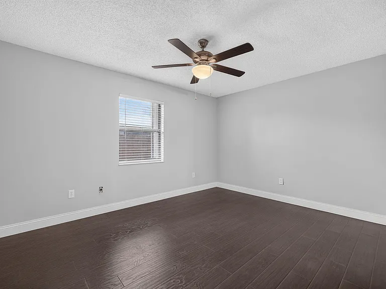 825 SE Starflower Ave — Photo 29
