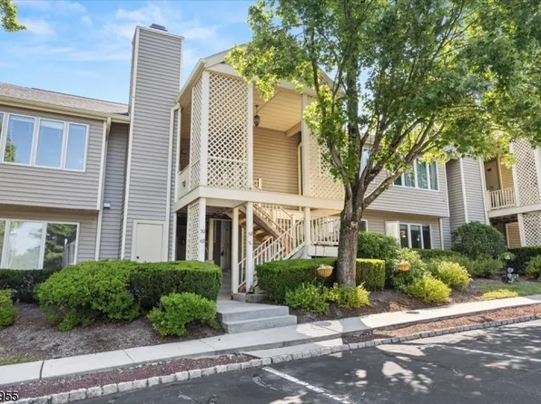 51 Augusta Dr, Clinton Twp., NJ 08801