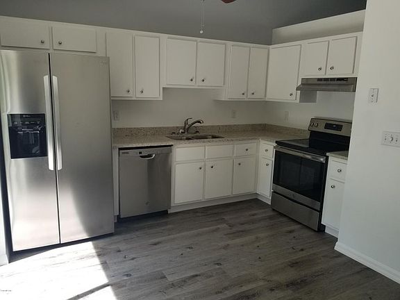 2nd image of 17 Teak Way Dr