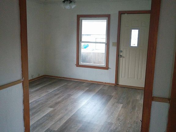 2nd image of 112 Lawson Ave E