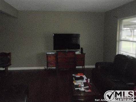 2nd image of 638 Shadywood Ln