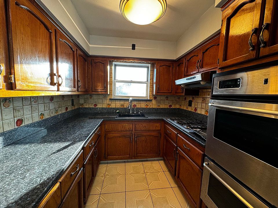 1st image of 3124 Spencer Dr Floor 2