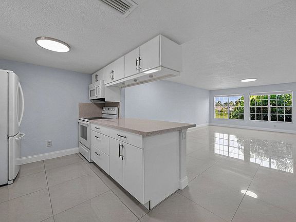 4th image of 6300 La Costa Dr