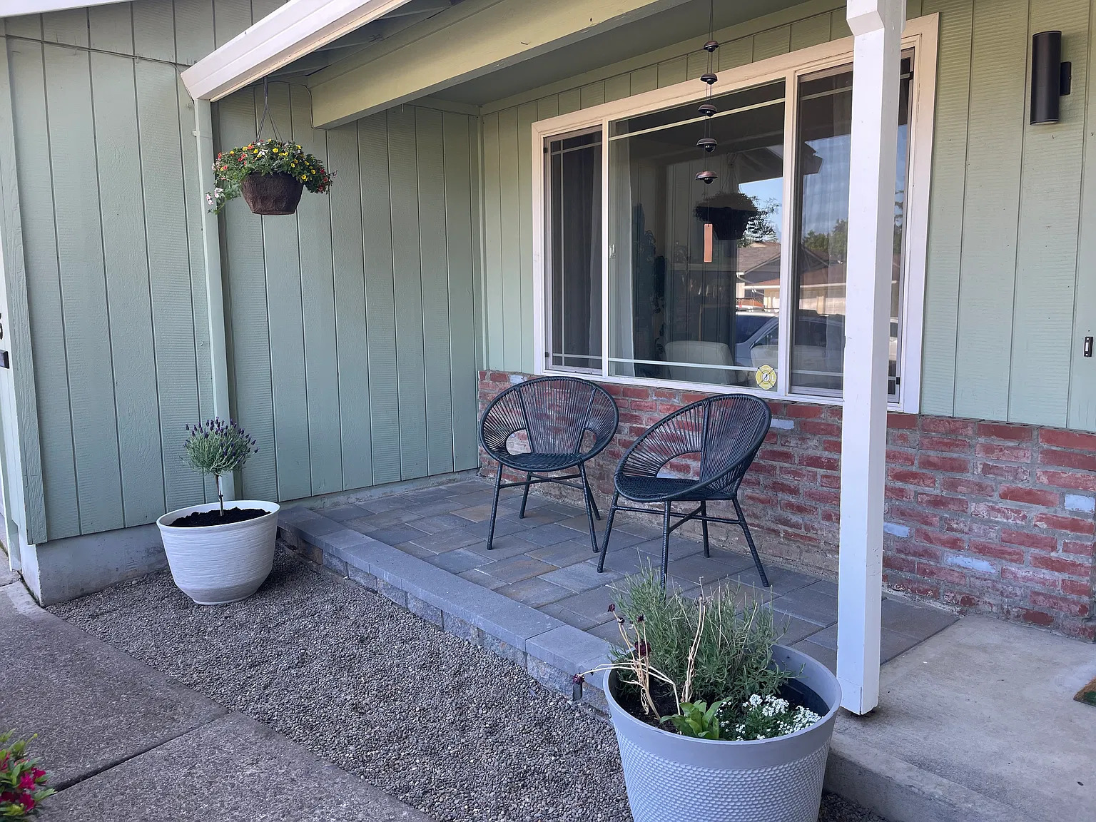 3 bed, 1.5 bath, 1266 sqft, $2,700 — Photo 2