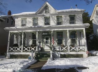 31 6th St, Frenchtown, NJ 08825