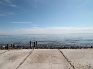 44 Point Beach Dr, Milford, CT 06460