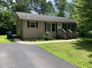 7665 Evergreen Dr W, Waupaca, WI 54981