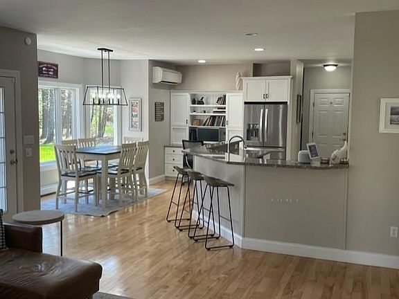 4th image of 14 Kerryman Cir