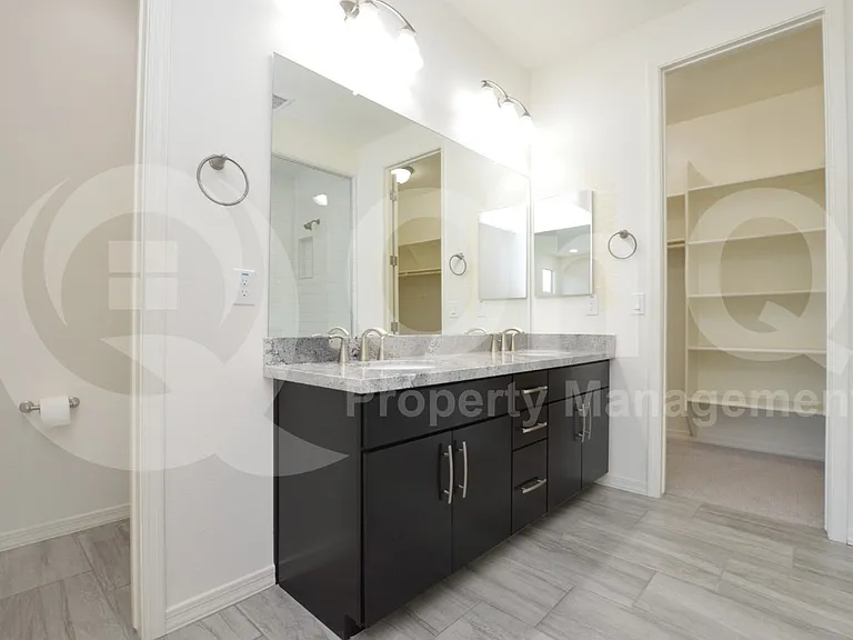 9114 S 167th Dr — Photo 17