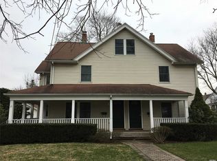 11 N Maryland Ave, Pt Washington, NY 11050