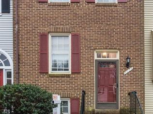 8653 Dellway Ln, Vienna, VA 22180