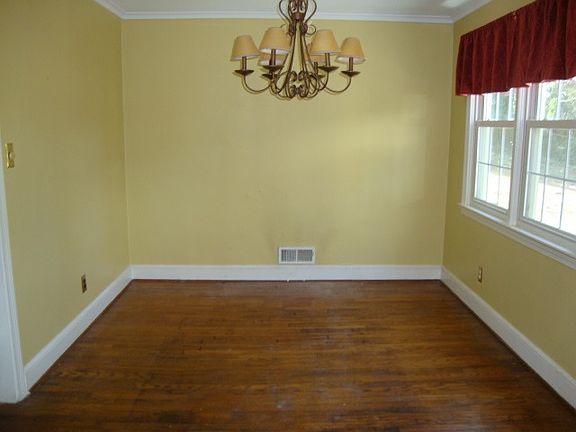 4th image of 428 Parkdale Dr