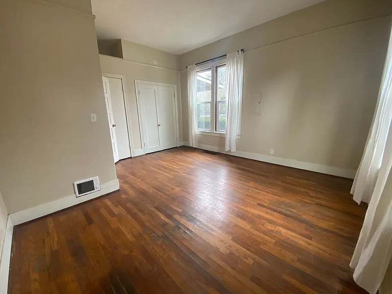 3026 SE Tacoma St — Photo 7