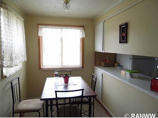 3rd image of 211 River Dr