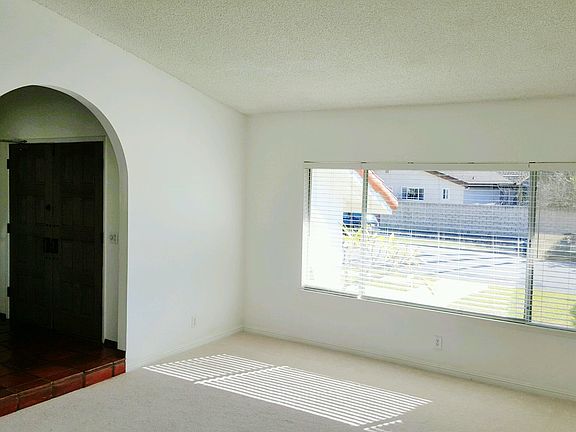 3rd image of 259 W Larcom St