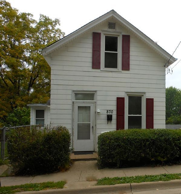 1st image of 870 1/2 Wilson St