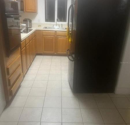 3rd image of 611 Canterbury Ln