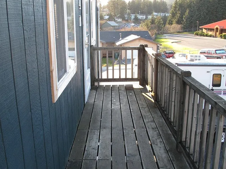 1514 Lynden Way #B — Photo 4