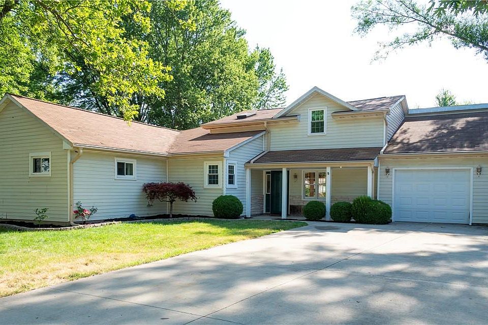 1st image of 421 Maple Ave