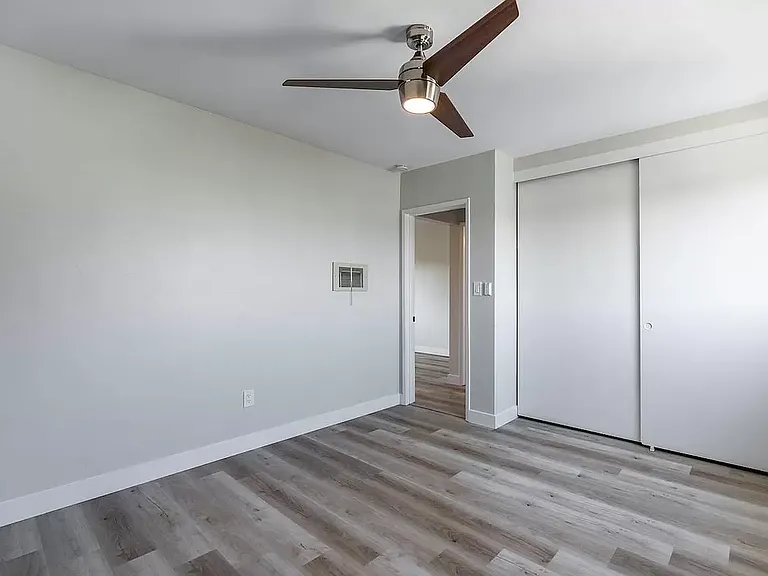 2003 Emerald St #6 — Photo 11