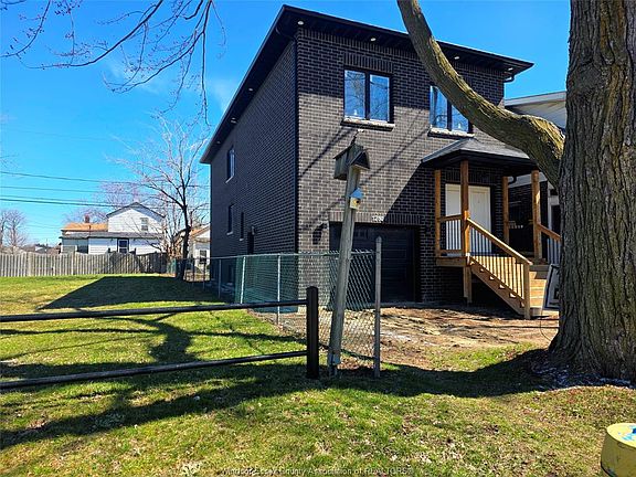 3rd image of 1280 Dufferin Pl