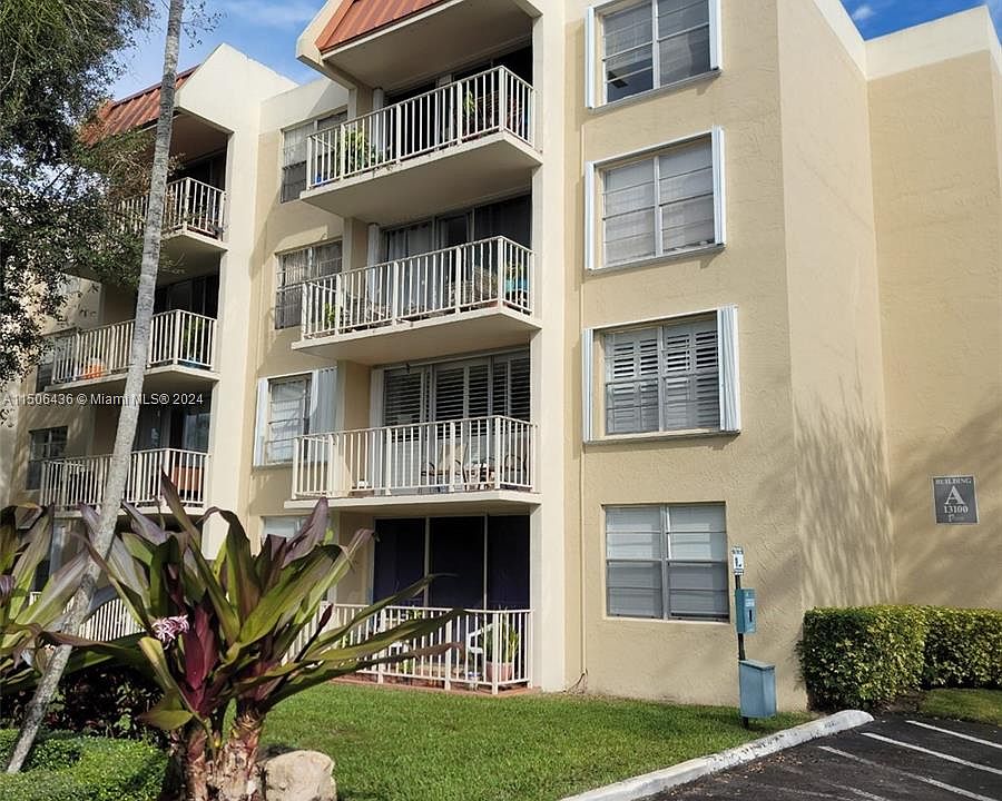 1st image of 13100 SW 92nd Ave APT A-305