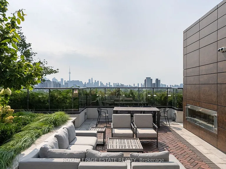 280 Howland Ave #326 — Photo 32