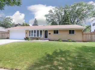 1125 Hewitt Dr, Des Plaines, IL 60016