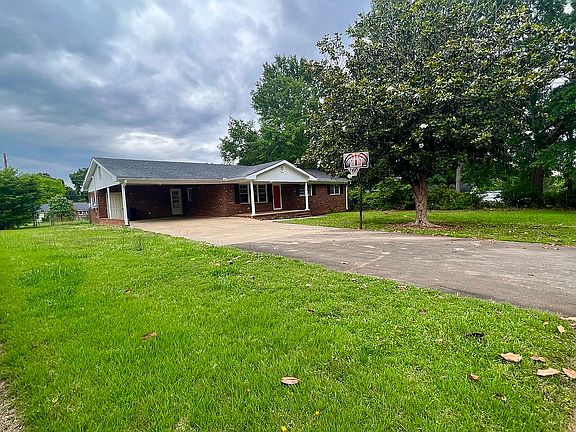 2nd image of 102 Nightingale Ct
