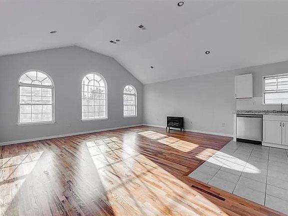 2nd image of 102 Astor Pl Floor 2