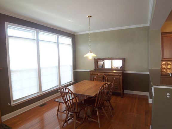 3rd image of 3159 Woods Edge Dr