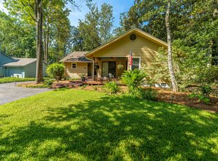16 Pony Ln, Charleston, SC 29407
