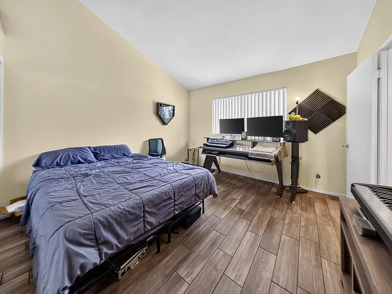 9540 Sepulveda Blvd #11 — Photo 13
