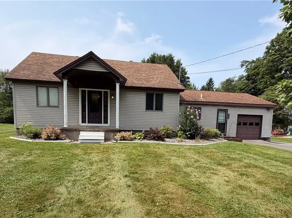 682 W River Rd, Oswego, NY 13126