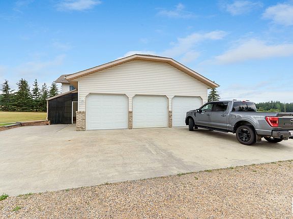 3rd image of 7425 Township Road 494